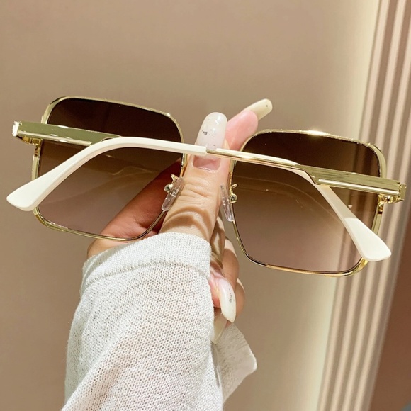Luxe Gradient Bug Eye Oversized Square Sunnies Sunglasses main image 5
